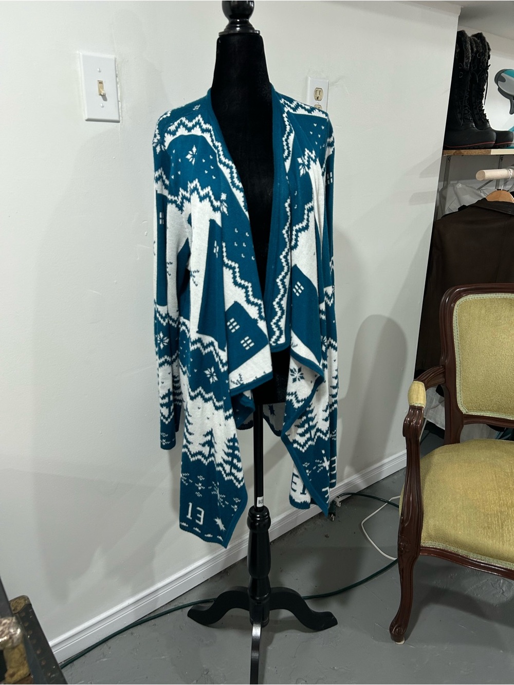Dr. Who Open-Front Teal and White Knit Draped Cardigan